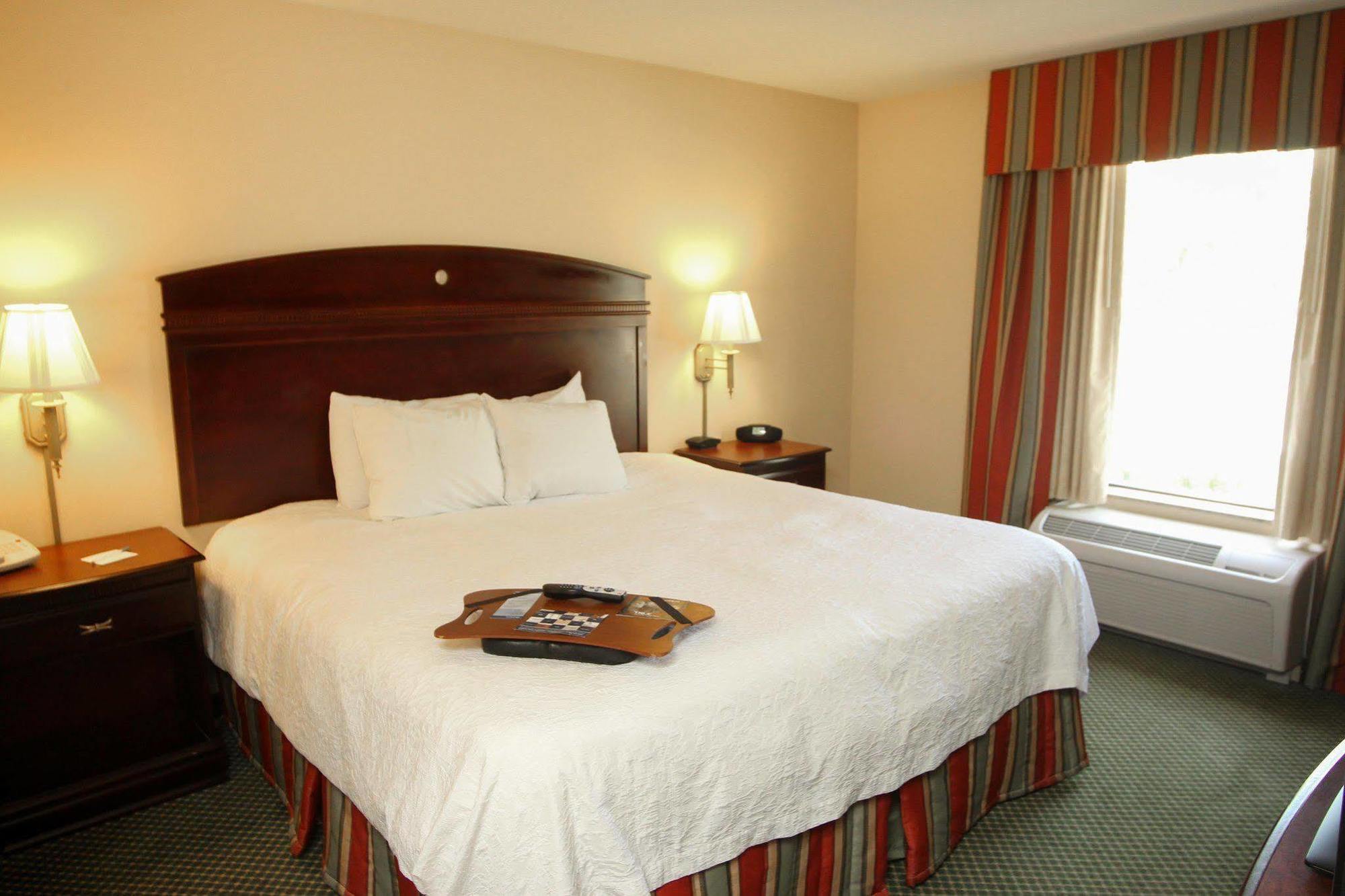 Hampton Inn By Hilton Clinton Exterior foto